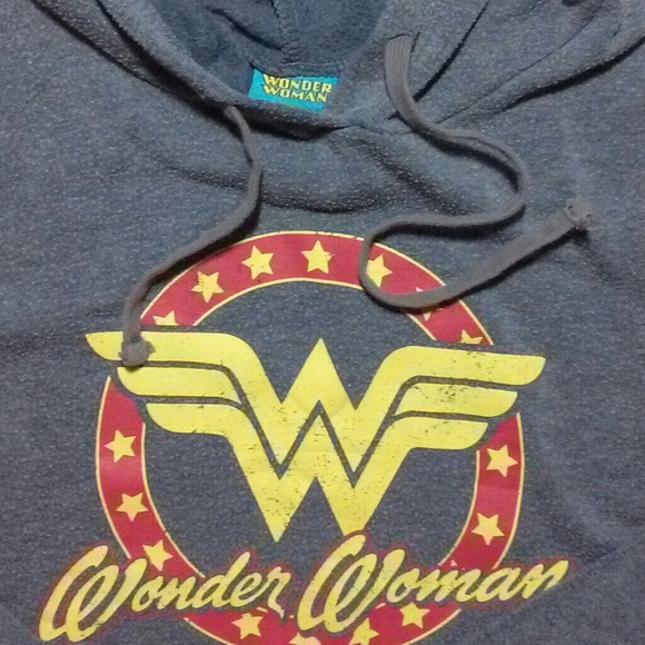 Wonder Women Vintage womens hoodie size small - Picture 4 of 4